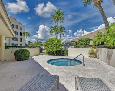 318 Oak Harbour Drive - Photo Thumbnail 35