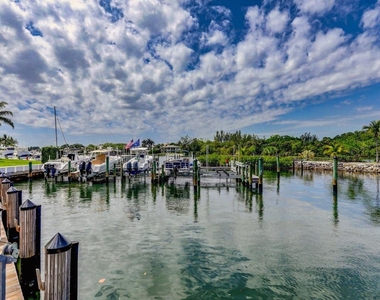 318 Oak Harbour Drive - Photo Thumbnail 45