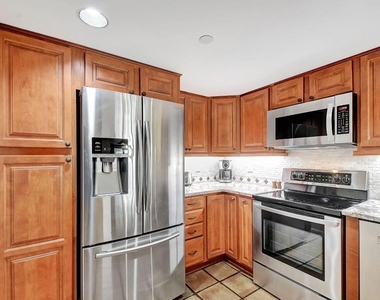 318 Oak Harbour Drive - Photo Thumbnail 7