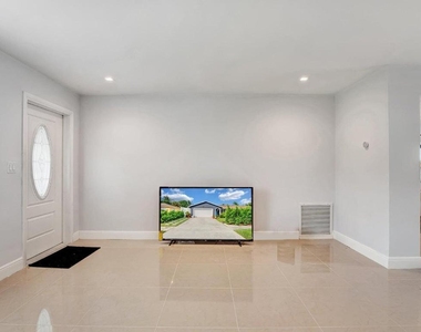 2941 Angler Drive - Photo Thumbnail 4