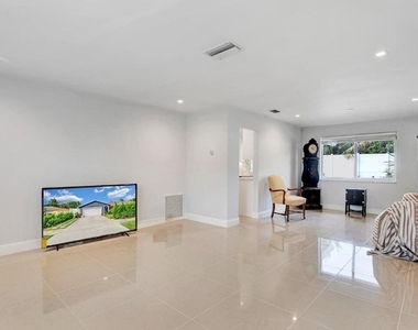 2941 Angler Drive - Photo Thumbnail 6