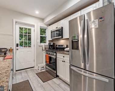 224 Malcolm X Avenue Se - Photo Thumbnail 6