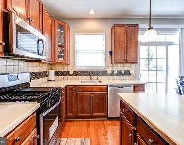 4281 S Capitol Street Sw - Photo Thumbnail 37