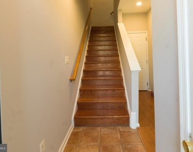 4281 S Capitol Street Sw - Photo Thumbnail 2