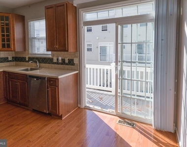 4281 S Capitol Street Sw - Photo Thumbnail 9