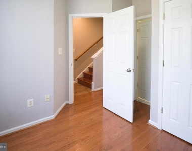 4281 S Capitol Street Sw - Photo Thumbnail 3