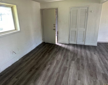 5405 Suez Street - Photo Thumbnail 3