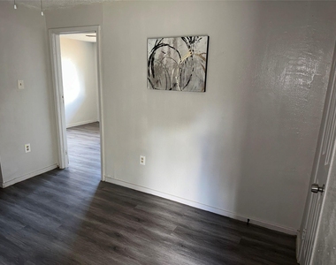 5405 Suez Street - Photo Thumbnail 2