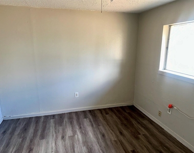 5405 Suez Street - Photo Thumbnail 7