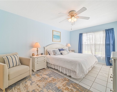 1936 Beach Parkway - Photo Thumbnail 13
