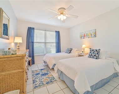 1936 Beach Parkway - Photo Thumbnail 16