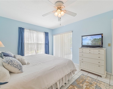 1936 Beach Parkway - Photo Thumbnail 14