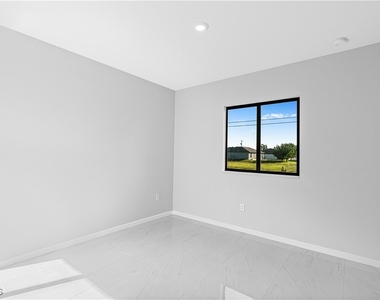 3340 Ne 19th Avenue - Photo Thumbnail 8