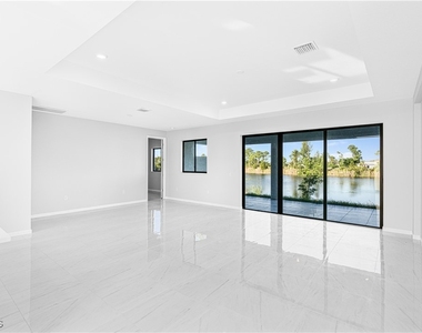 3340 Ne 19th Avenue - Photo Thumbnail 3