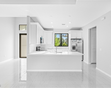 3340 Ne 19th Avenue - Photo Thumbnail 4