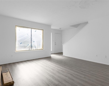 4025 Billingsgate Road - Photo Thumbnail 2