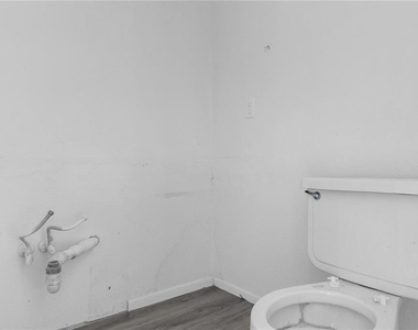 4025 Billingsgate Road - Photo Thumbnail 13