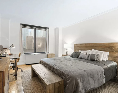 150 East 57th Street, Unit 22e - Photo Thumbnail 1