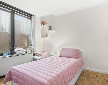150 East 57th Street, Unit 22e - Photo Thumbnail 3