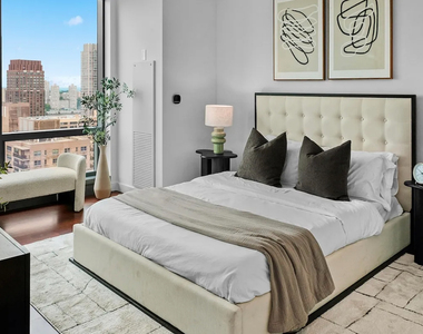  West 67th Street - Photo Thumbnail 6