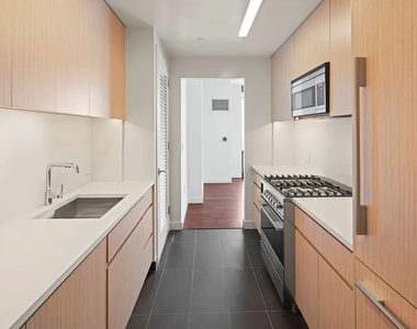 West 67th Street - Photo Thumbnail 3