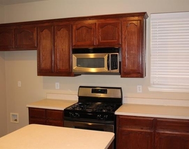 2741 Lynx Lane - Photo Thumbnail 6