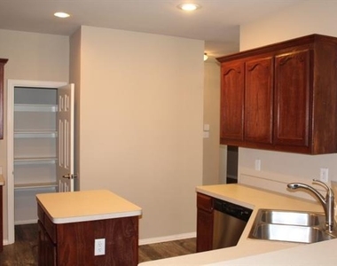 2741 Lynx Lane - Photo Thumbnail 9