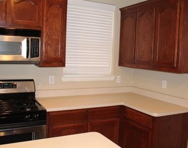 2741 Lynx Lane - Photo Thumbnail 10