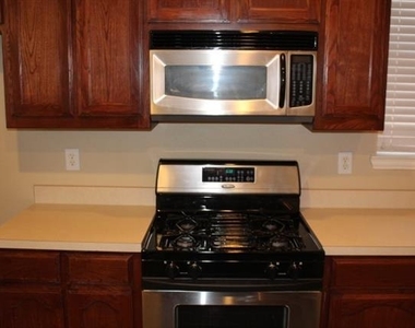 2741 Lynx Lane - Photo Thumbnail 7