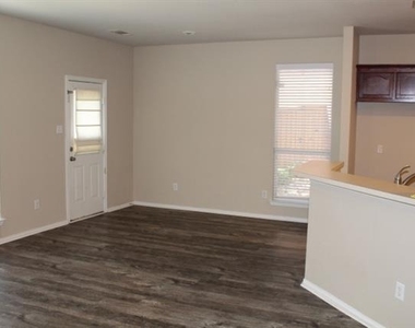 2741 Lynx Lane - Photo Thumbnail 15