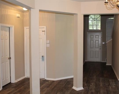 2741 Lynx Lane - Photo Thumbnail 4