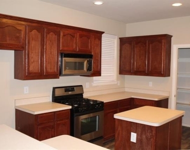 2741 Lynx Lane - Photo Thumbnail 8