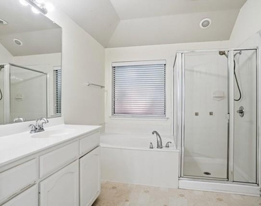 2741 Lynx Lane - Photo Thumbnail 30