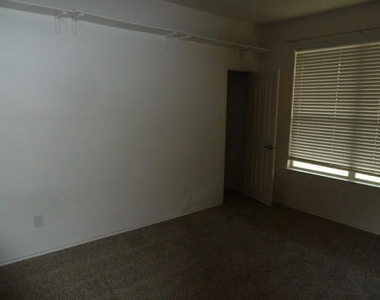 2741 Lynx Lane - Photo Thumbnail 22