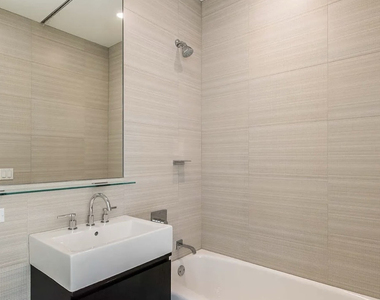 300 East 39th Street, Unit Phg - Photo Thumbnail 18