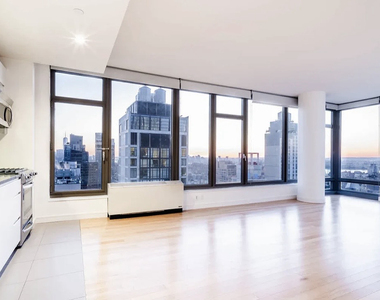 300 East 39th Street, Unit Phg - Photo Thumbnail 2