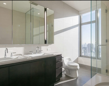 300 East 39th Street, Unit Phg - Photo Thumbnail 14