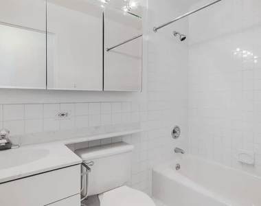 240 East 27th Street, Unit 10k - Photo Thumbnail 12