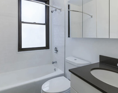 240 East 27th Street, Unit 10k - Photo Thumbnail 14