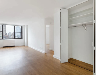240 East 27th Street, Unit 10k - Photo Thumbnail 1