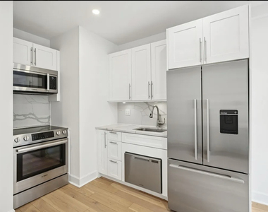 160 East 48th Street, Unit 14-l2 - Photo Thumbnail 1