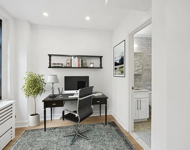 160 East 48th Street, Unit 14-l2 - Photo Thumbnail 3