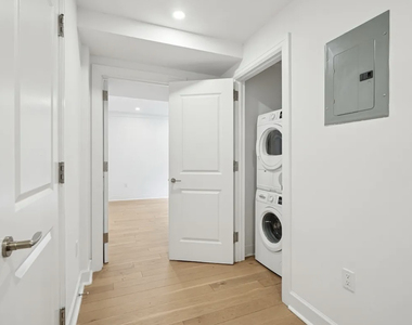 160 East 48th Street, Unit 14-l2 - Photo Thumbnail 5