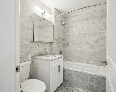 160 East 48th Street, Unit 14-l2 - Photo Thumbnail 4