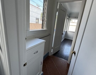 326 N La Jolla Avenue - Photo Thumbnail 20