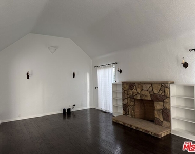 326 N La Jolla Avenue - Photo Thumbnail 3