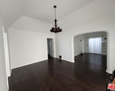 326 N La Jolla Avenue - Photo Thumbnail 9