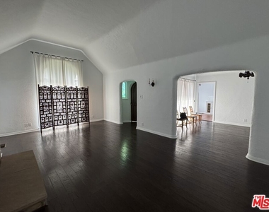 326 N La Jolla Avenue - Photo Thumbnail 4