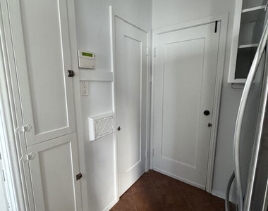 326 N La Jolla Avenue - Photo Thumbnail 18