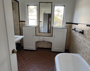 326 N La Jolla Avenue - Photo Thumbnail 29